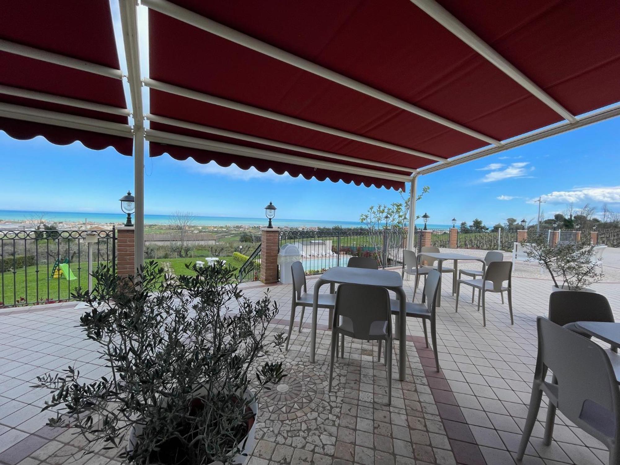 Vigneto - Italian Restaurant & B&B Villa Rosa Di Martinsicuro Extérieur photo
