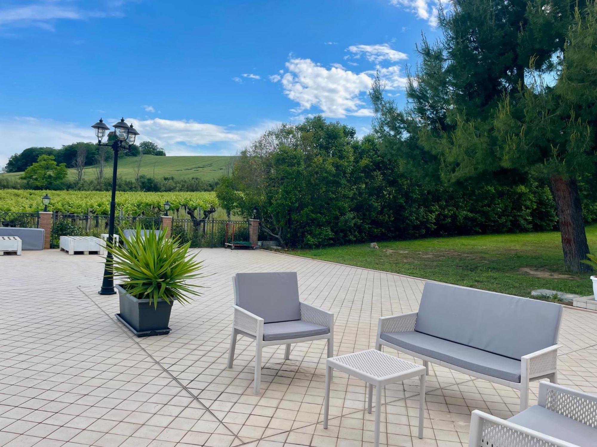 Vigneto - Italian Restaurant & B&B Villa Rosa Di Martinsicuro Extérieur photo