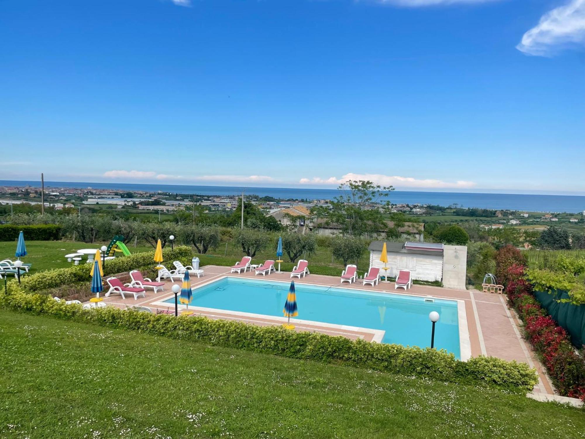 Vigneto - Italian Restaurant & B&B Villa Rosa Di Martinsicuro Extérieur photo