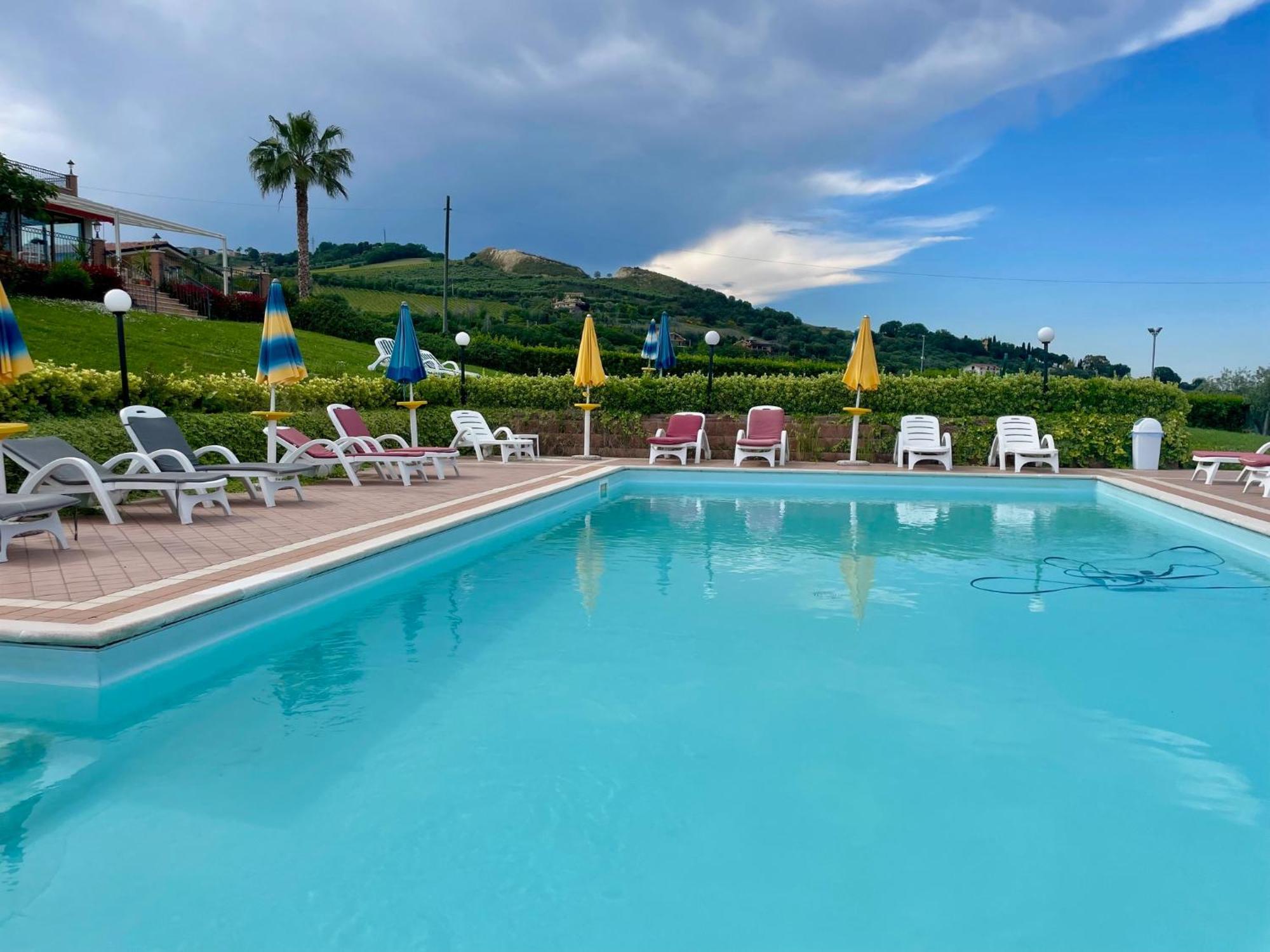 Vigneto - Italian Restaurant & B&B Villa Rosa Di Martinsicuro Extérieur photo
